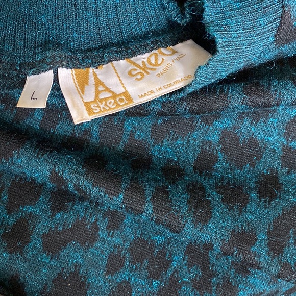 Skea Vintage Leopard Crew Neck Sweater - Picture 5 of 5